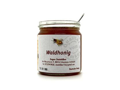 Waldhonig, flüßiger Honig, frischer Honig, Honig für Tee, Gesundheit